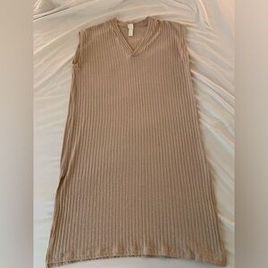 H&M Knit short sleeved maxi sweater dress-Tan maxi dress size large